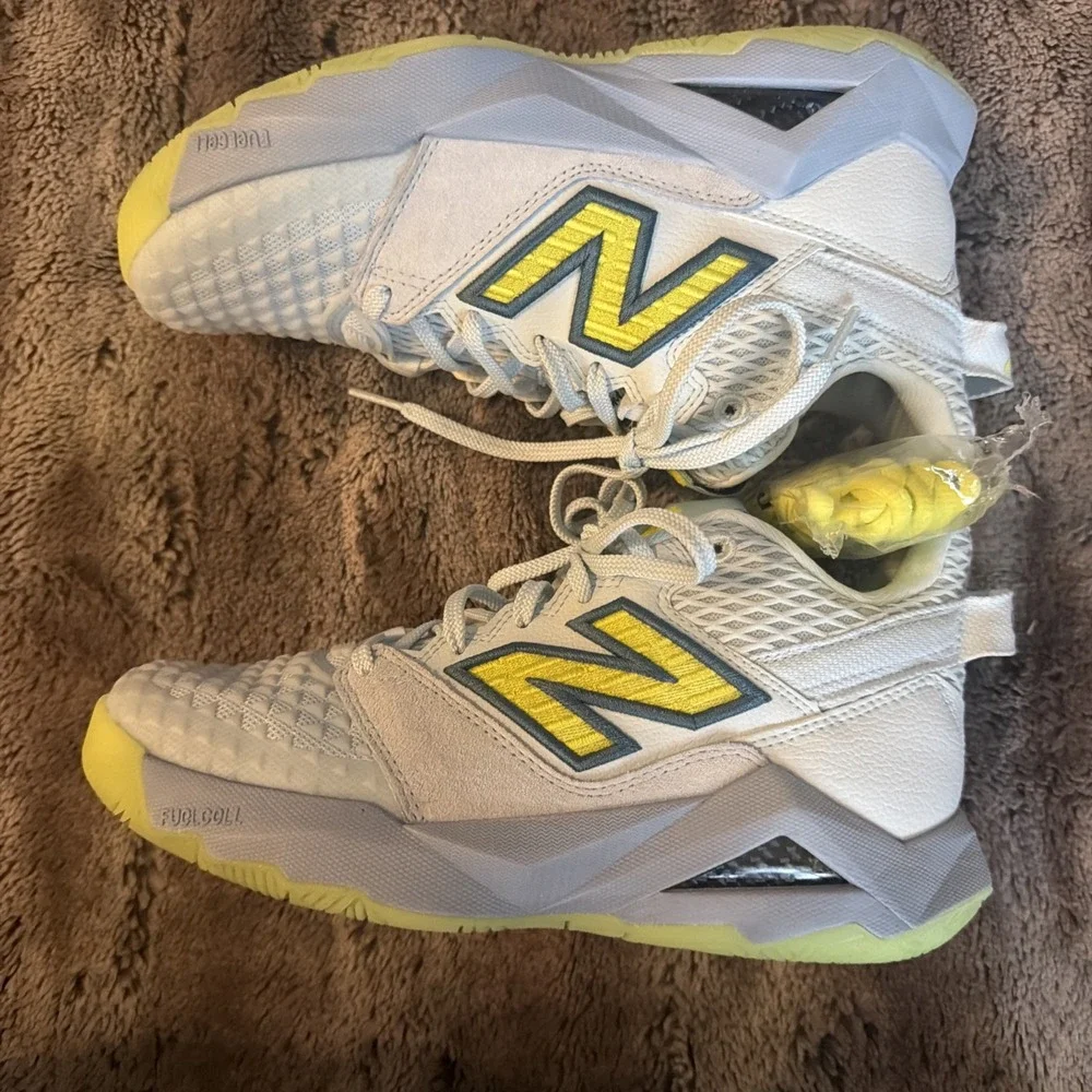 New Balance Coco CG2 Hard Court Low Tennis Shoes Blue Yellow WCHCOCU2 Women Sz 7
